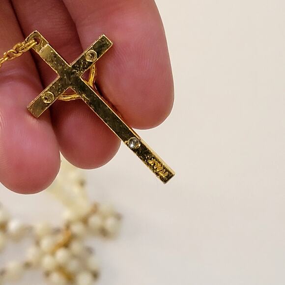 Vintage Rosary White Beads Gold Tone Crucifix Catholic Prayer Religious Jewelry - Picture 9 of 10